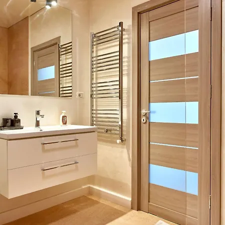 Zev Mediteraneo Năvodari